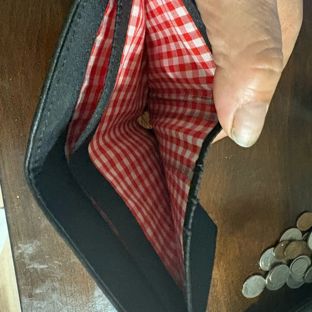 I Love Lucy Floral Wallet - Picture 4 of 7